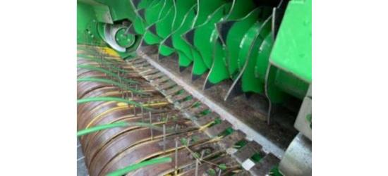 John Deere 864