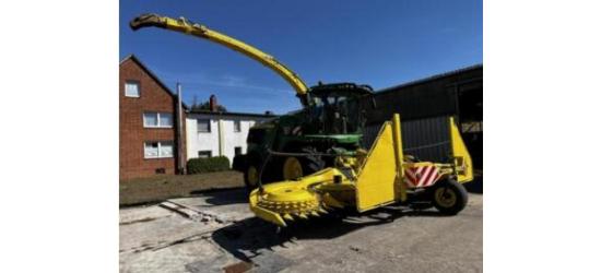 John Deere 9900i mit kemper 490 plus und fahrwerk